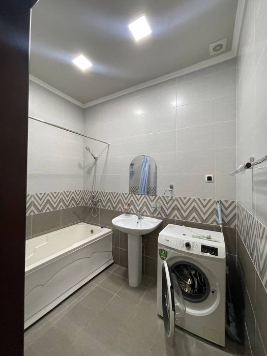 Сдается комната в аренду в своей 3х комнатной квартире на Паркентском