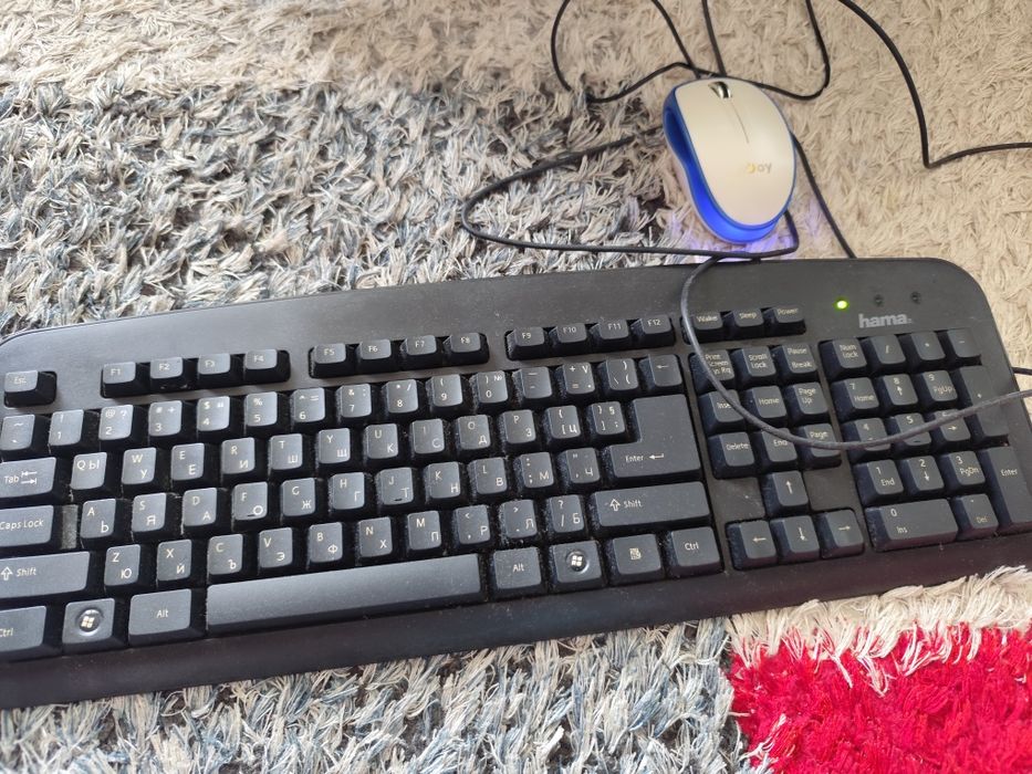 Настолен компютър HP пълен  комплект в много добро състояние пълен комплект