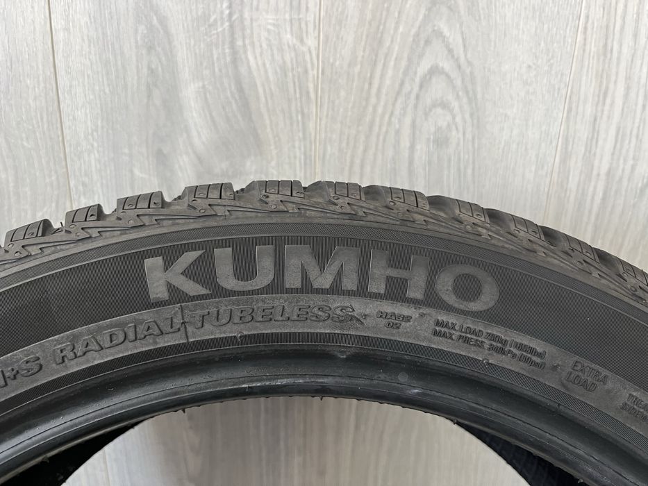Всесезонни гуми 235/45/18 Kumho Solus 4S HA32