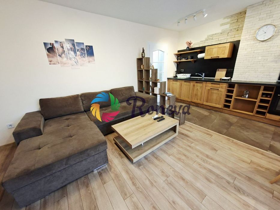 Дава се под наем Двустаен апартамент в Варна, Аспарухово - 67 кв.м за 548.25 € - Снимка #1