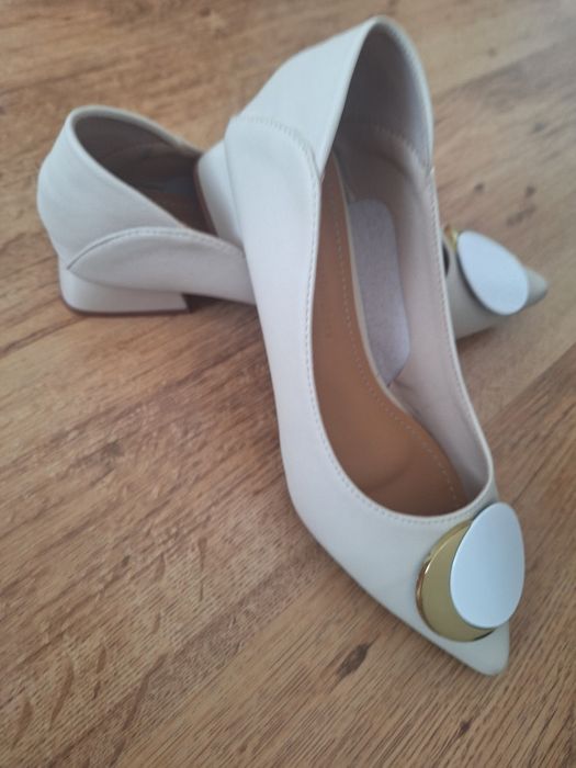 Vând pantofi marimea 37