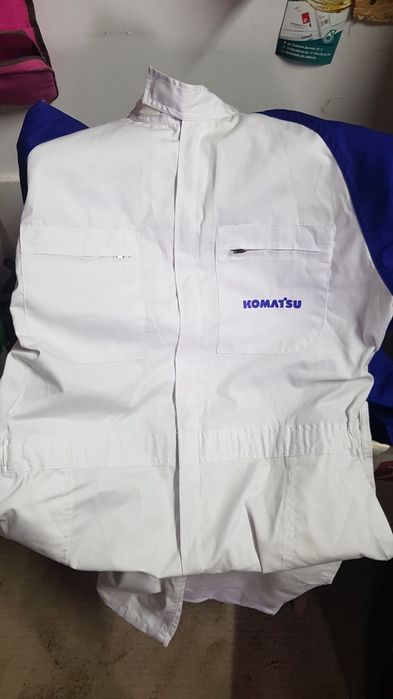 Продам эксклюзивный комбинезон Komatsu