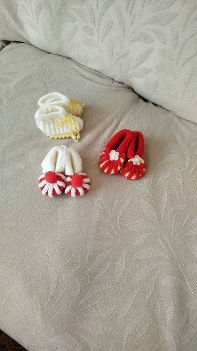 Бебешки ръчно плетени дреши