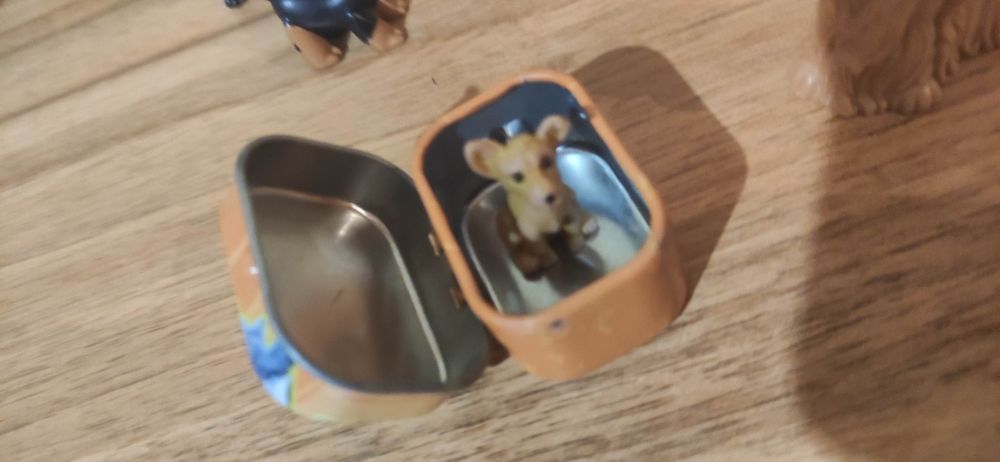 Колекция от  25 малки кучета