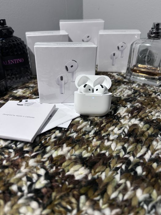Casti Airpods 4 USB C calitate superioara ofer promotionant