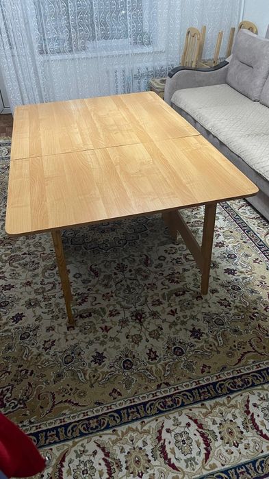 Продам стол книжку