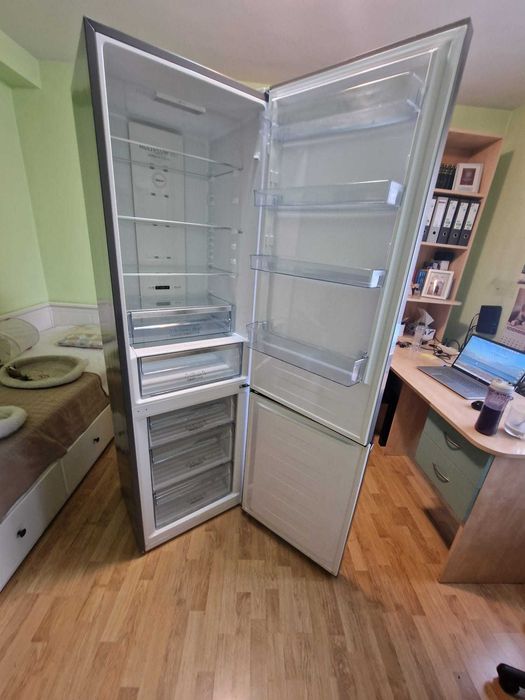 Combină frigorifică Gorenje Multiflow360, NoFrostPlus, 331 L