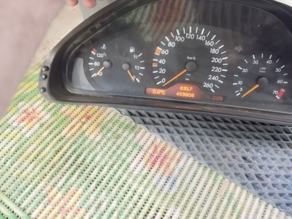 Продам панель приборов w210