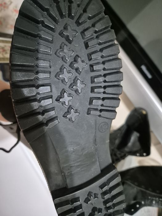 Продам берцы новые