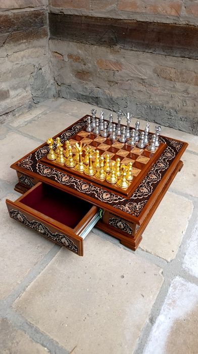 Shaxmat chess Шахматы Yongʻoq daraxtidan yasalgan 40×40 sm