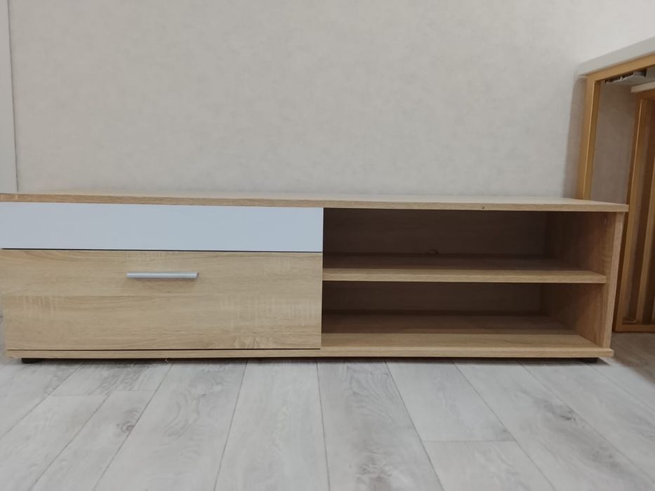 Продам тумбу под телевизор