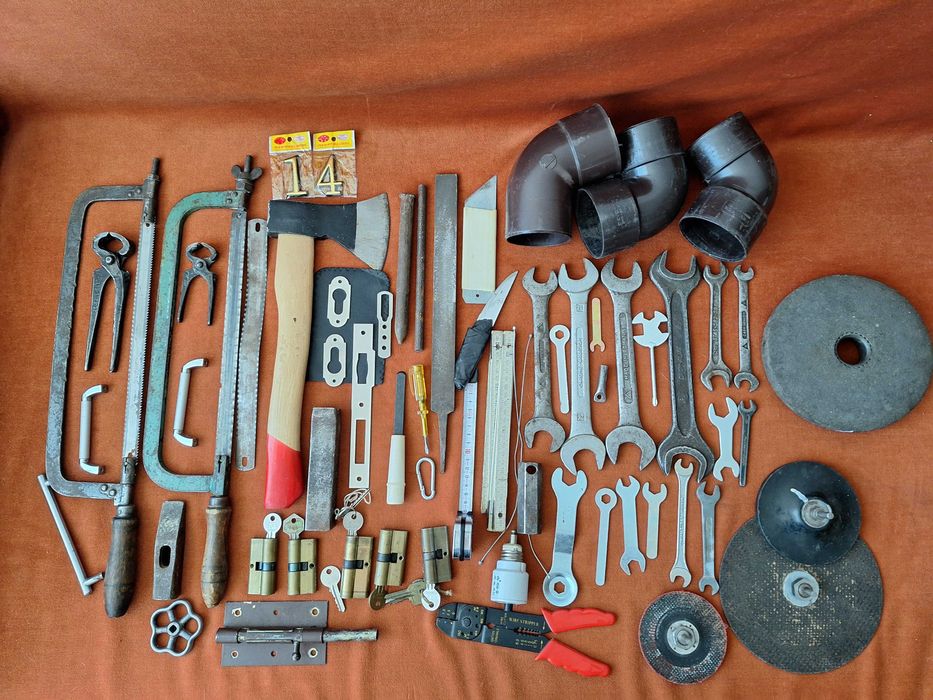 Scule diferite pentru constructii, lot de 30 bc
