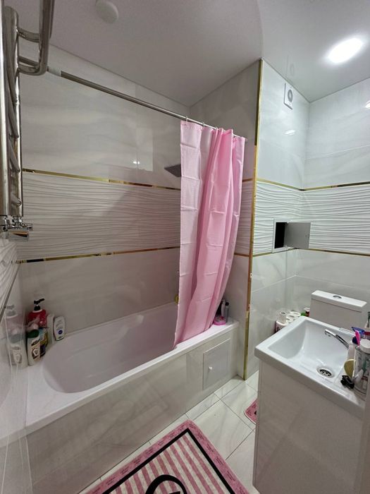 Продам квартиру свою на максим горького художникова