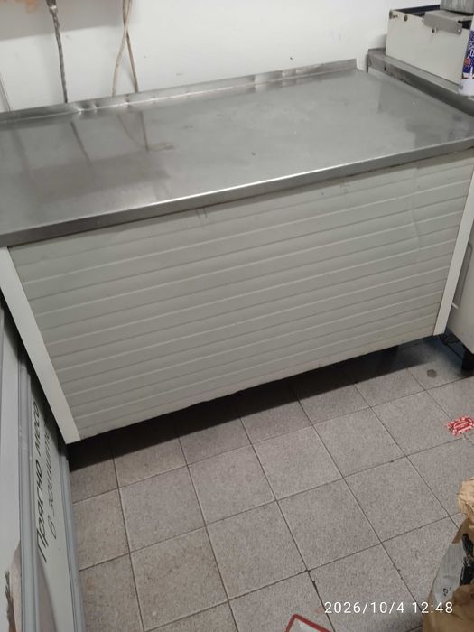 Метална маса за работа