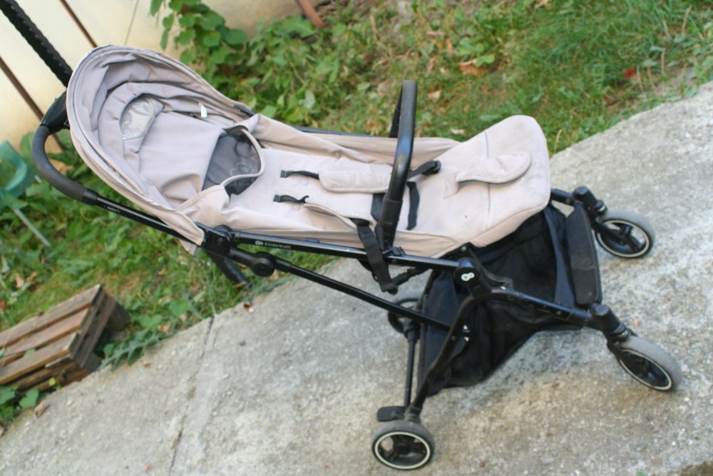 Cărucior sport compact – pliere rapidă, ușor și practic