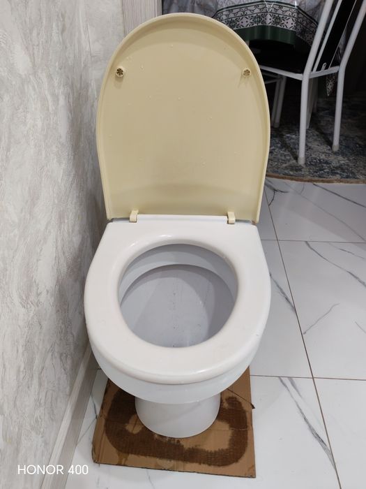 Продам унитаз б/ у в хорошем состоянии.