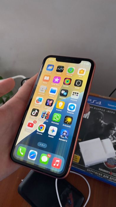 Продам/обмен айфон хр 55к торг