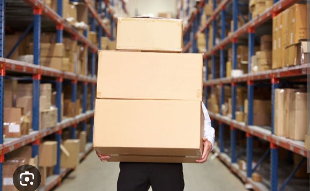 Картонные коробки для переезда и упаковки.