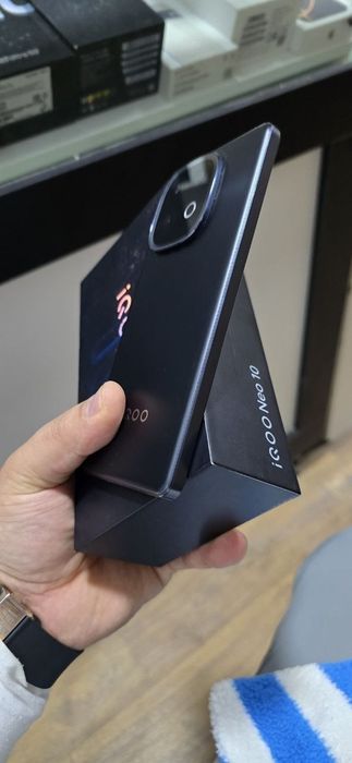IQOO NEO 10.  256GB