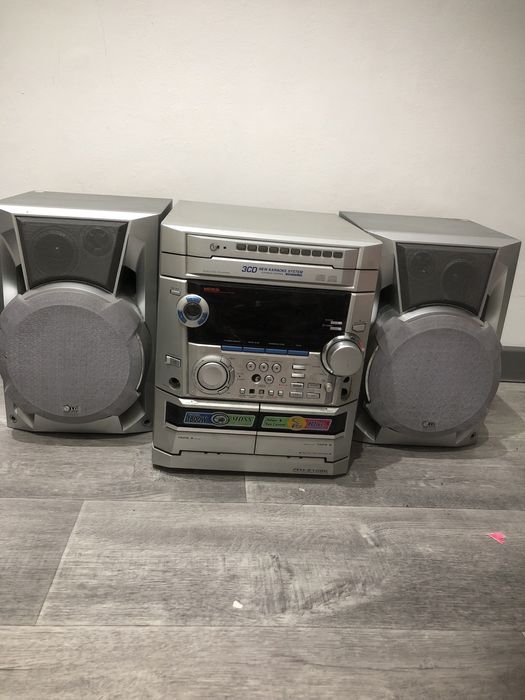 Музыкальный центр