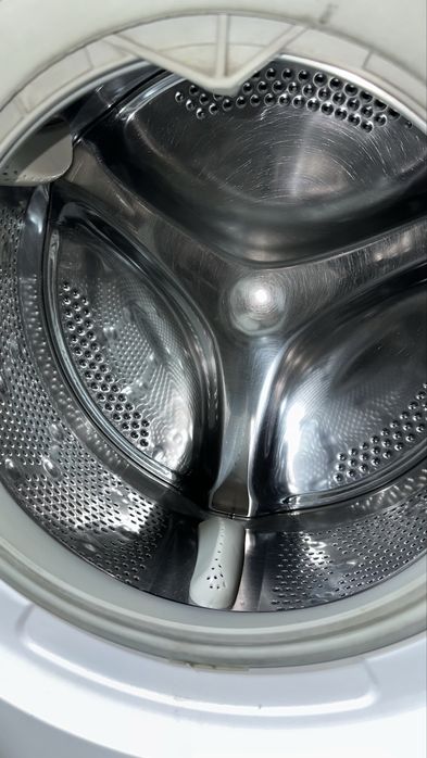 Продаю стиральную машину