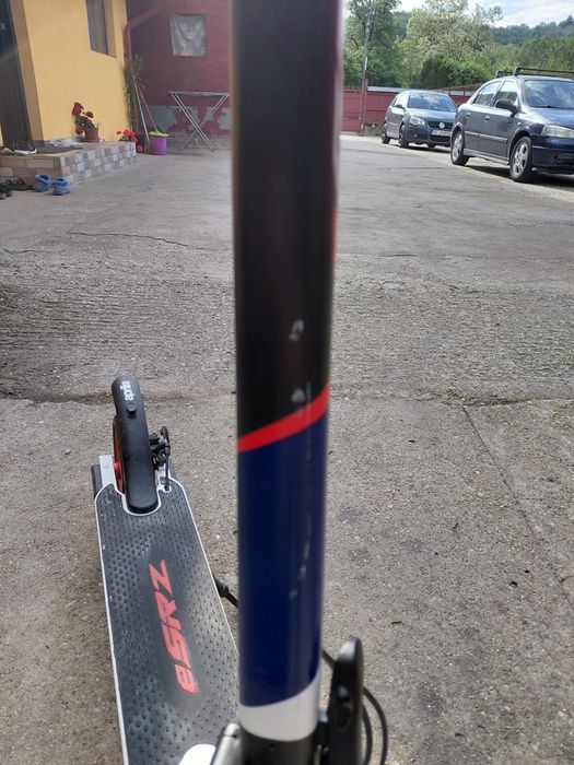 Vând trotineta Aprilia  fabricație 2025