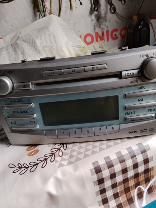 Продам автомагнитолу с Камри