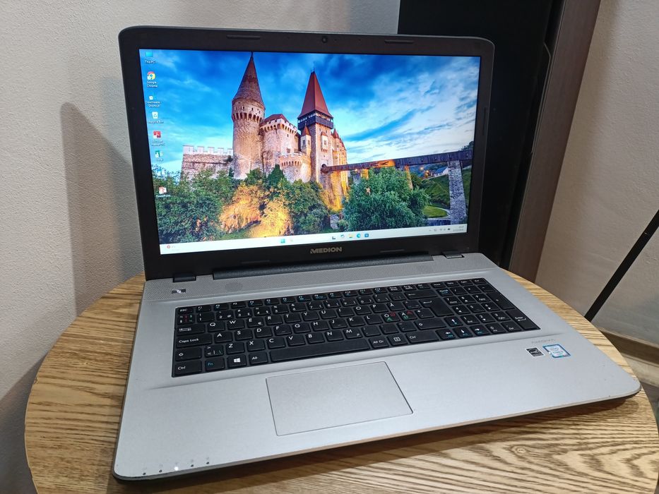 Laptop 17,3 Medion i3 Windows 11 ssd