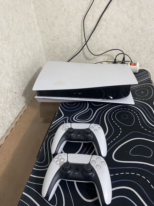 Playstation 5 + 2геймпада + подписка екстра 100+игр