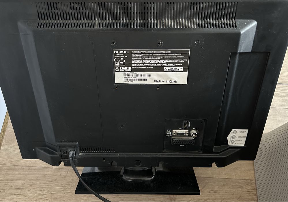 Плазмен телевизор Хитачи 24инча с дистанционно