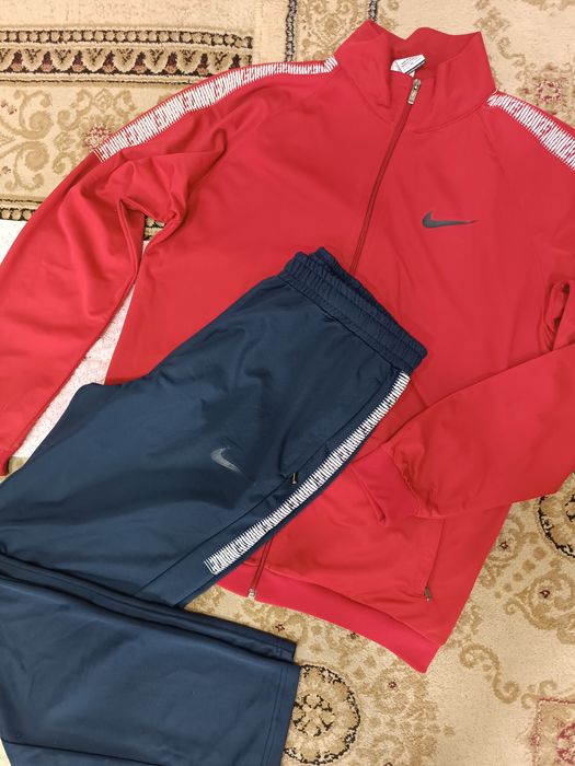 Спортивный костюм Nike
