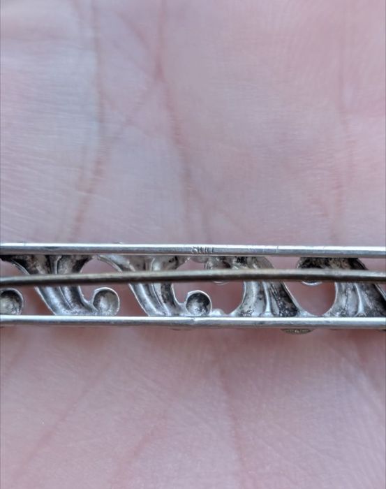 Veche brose din argint de 800, Art Deco