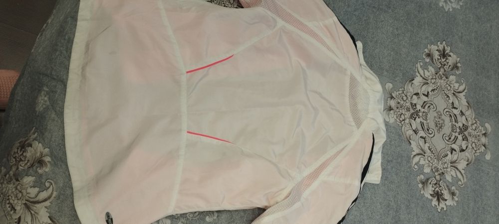 Спорт к остюм Адидас.размер 44. Женский