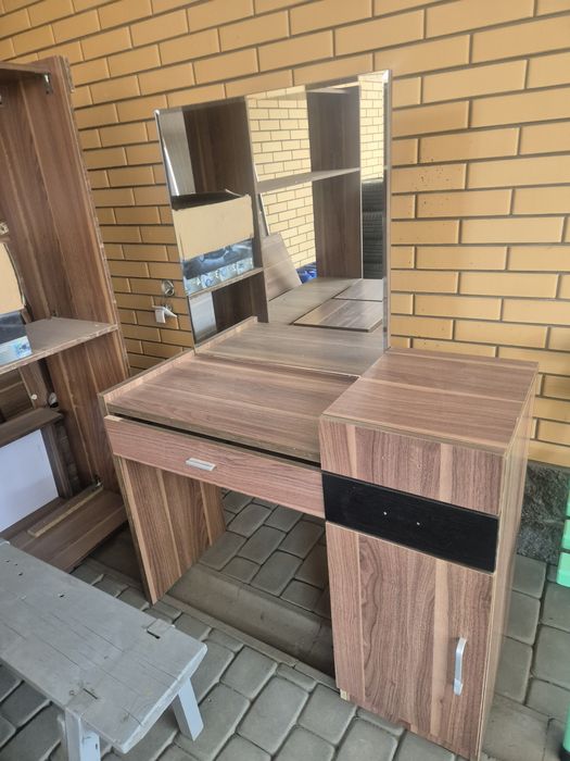 Мебель продам шкаф шифонер