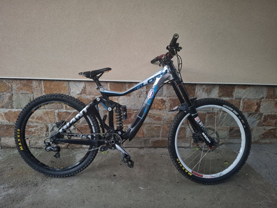 2013 giant glory 26'