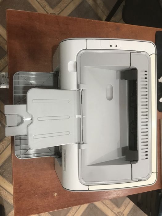 Hp laserJet P1102 Sotiladi