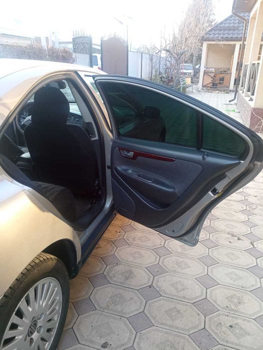 Volvo S60 хэтчбек