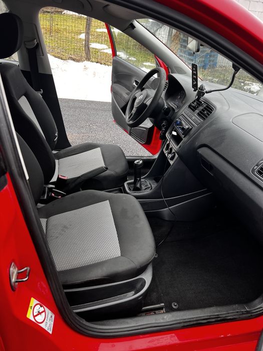 Se vinde polo, mai multe detalii in privat!