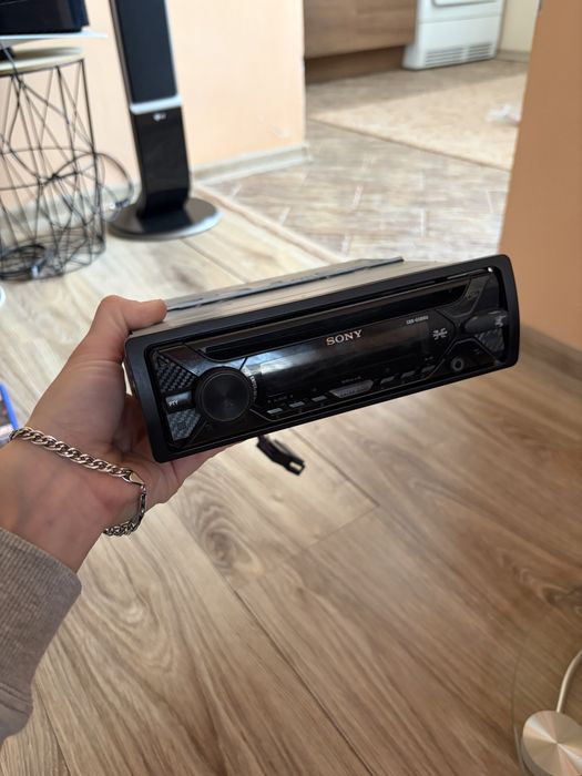 Радио за кола sony