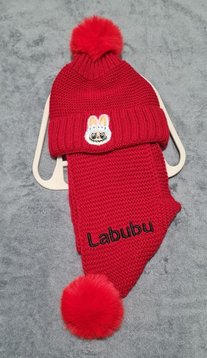 Seturi căciulă + fular Labubu