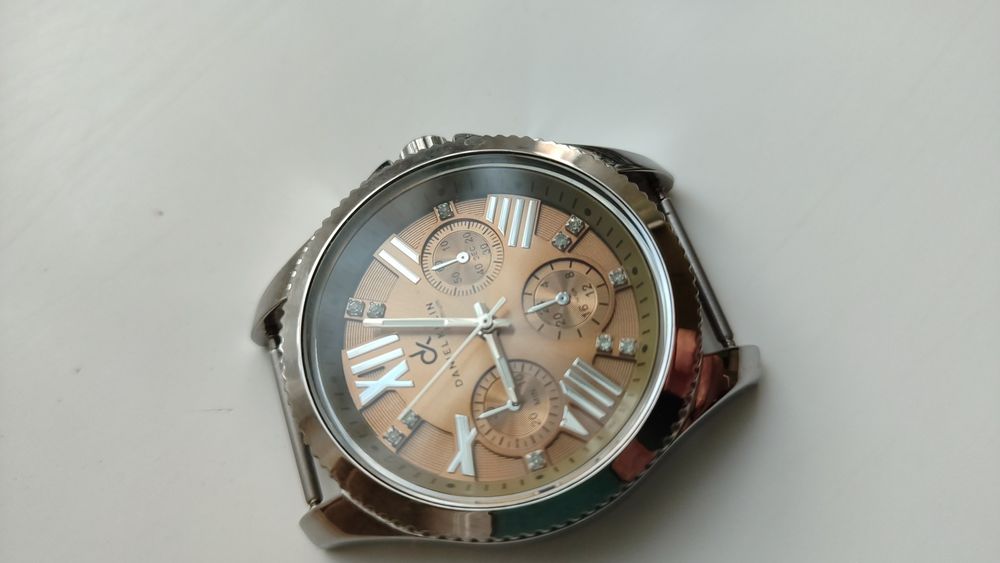 Продам   модные  часы  Daniel Klein