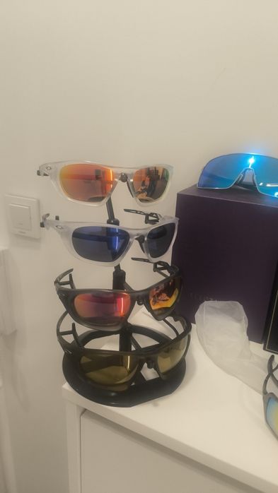 Продавам Oakley Lateralis