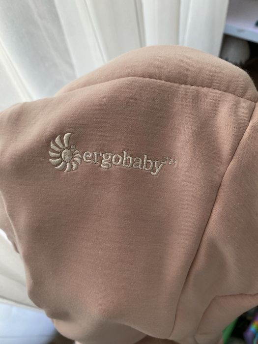 Ergobaby embrasse