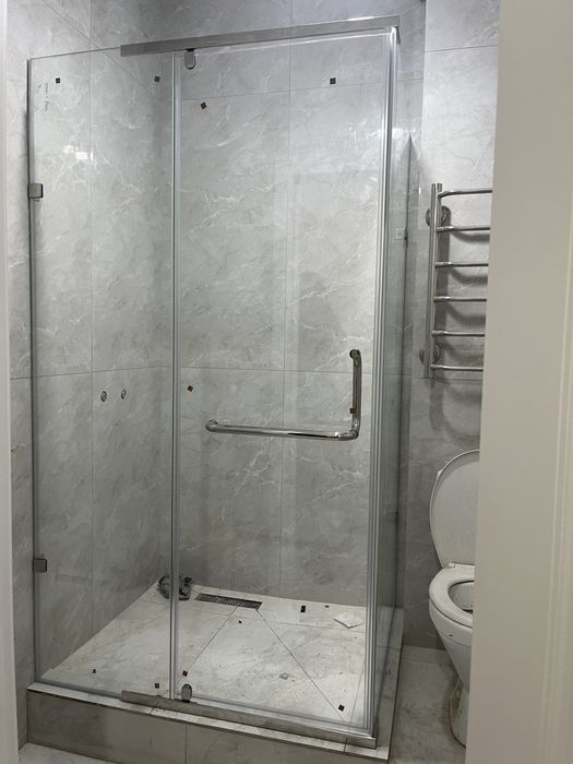 Душевые кабины, перегородки из стекла