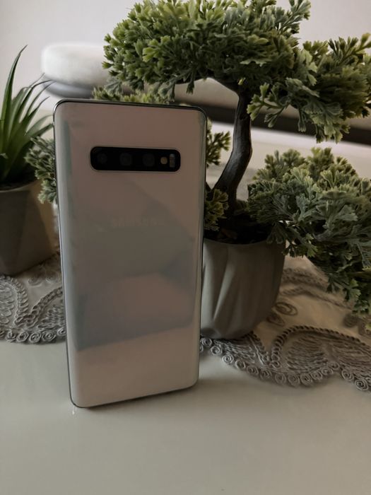 Samsung Galaxy S10+ Plus 128/8GB НЕРАЗЛИЧИМ ОТ НОВ!!!