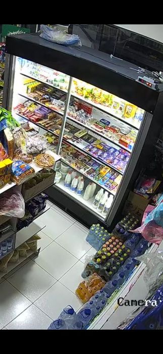 Витрина холодиьниклар сотилади
