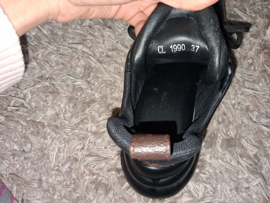 Adidasi Louis Vuitton
