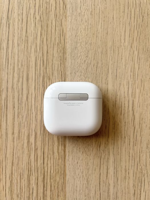 Продавам AirPods 4