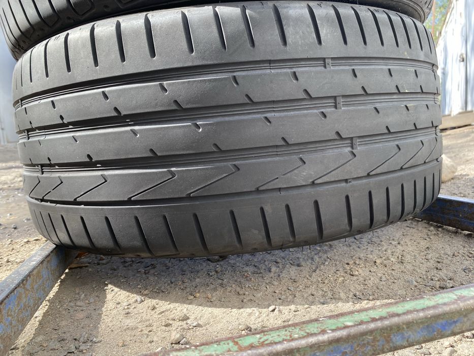 225/35/19 пара бу ханкок