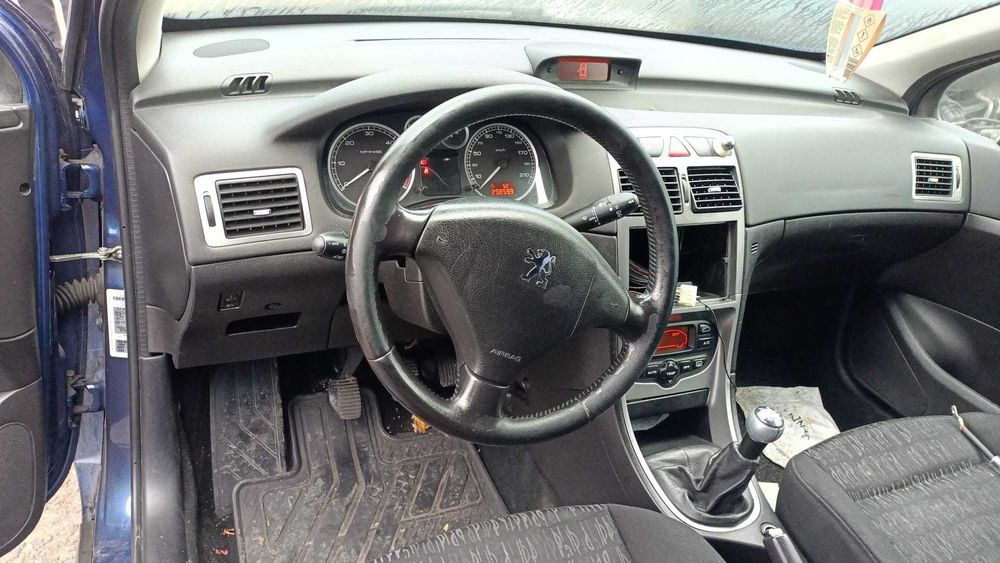 Dezmembrez Peugeot 307 SW 1.6 HDi an 2004 cod motor 9HZ 109 CP